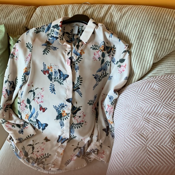 H&M shirt, polyester, owned. Butterfly print. Predominately colour beige. - Picture 2 of 5